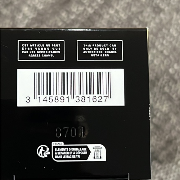 Chanel Pink Diva Limited Edition Brush Set, Compact Mirror and Nail File - Picture 10 of 12